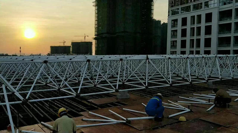 长宁螺栓球网架安装现场